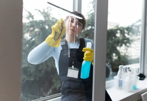 Nettoyage de vitres intérieures et extérieures à Cadalen